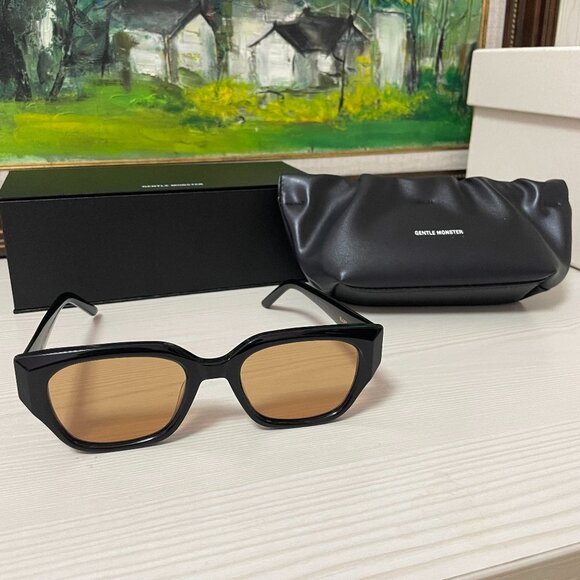 Gentle Monster “Nabi” Sunglasses - Picture 1 of 5